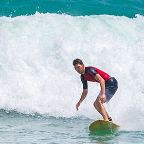 Venez surfer à Phuket