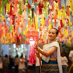 Costumes thaïs et beaux décors 